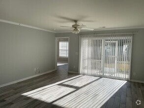 Building Photo - Nice 3 bedroom/2 bath unfurnished first fl...