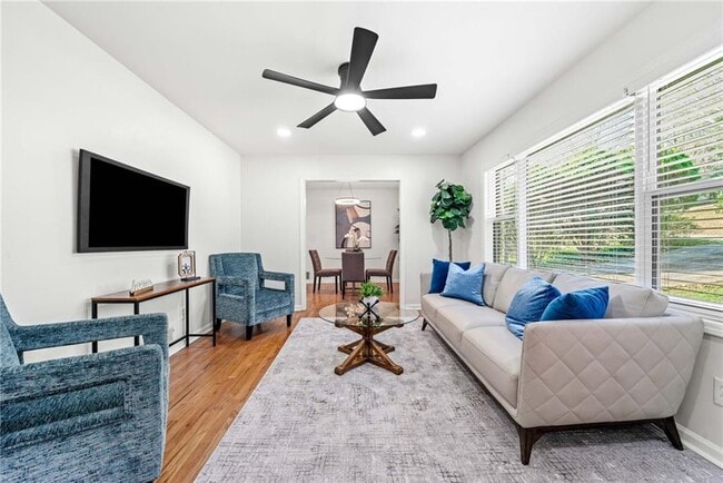 Building Photo - 801 N Evelyn Pl NW