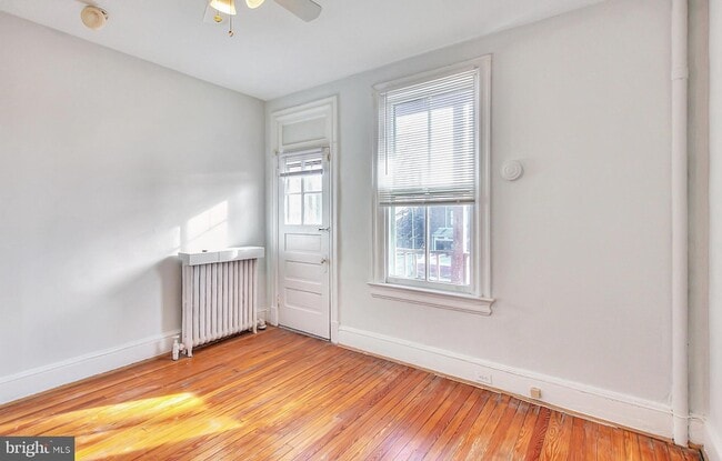 Building Photo - 1756 Park Rd NW