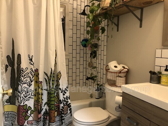 Building Photo - 3608 S Haven Rd