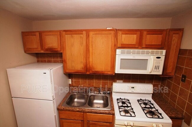 Building Photo - 612-616-616 N 46th St