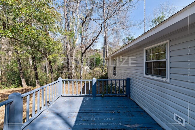 Building Photo - 3 Bed/2 Bath Home on Corner Lot!