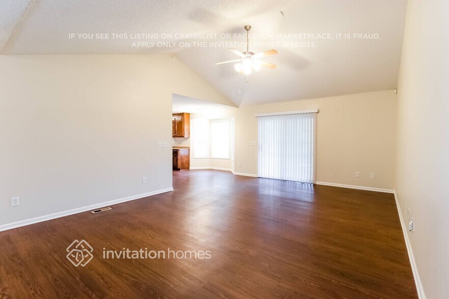 Building Photo - 400 Bennington Dr