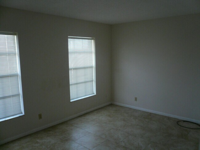 Building Photo - 442 Franconia Cir