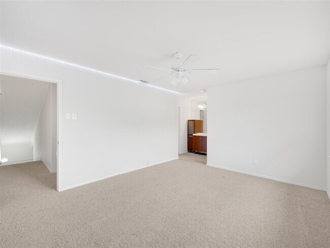 Building Photo - 7611 Woodthrush Dr