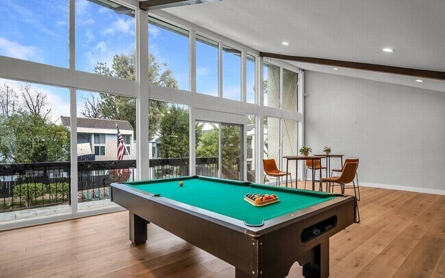 Building Photo - 18645 Hatteras St