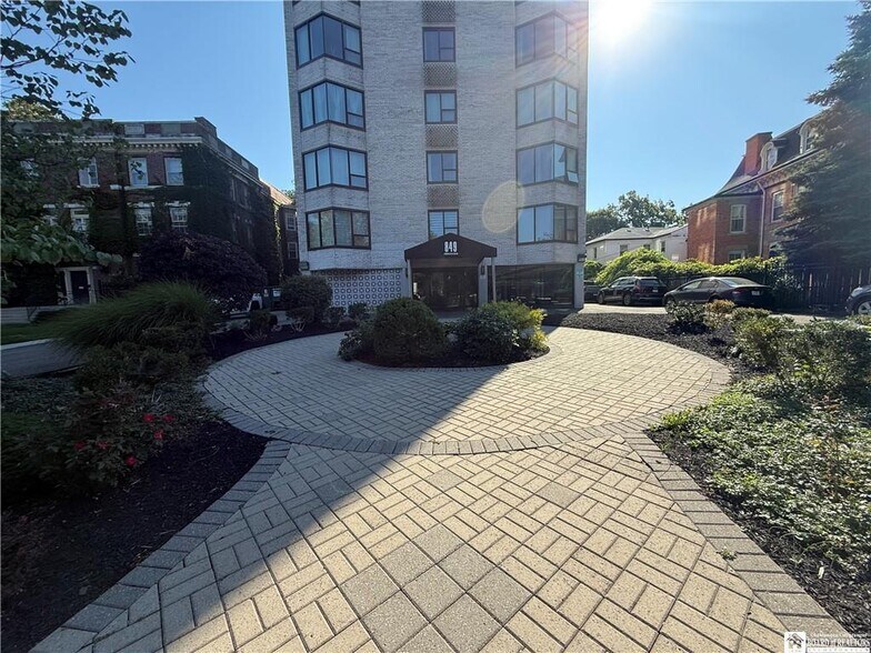 Building Photo - 849 Delaware Ave