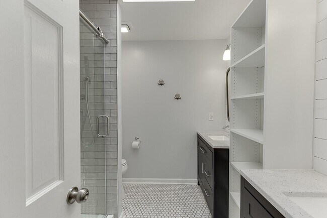 Building Photo - 1813 Rambling Woods Dr NW