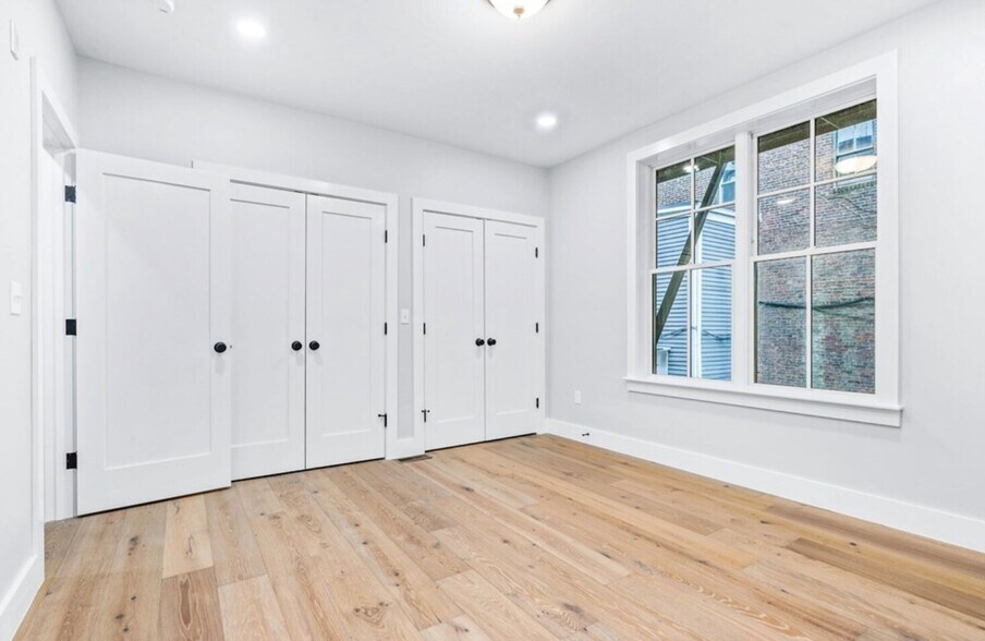 Building Photo - 35 Union Sq