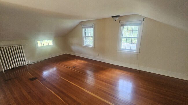 Building Photo - 427 Loudon Rd