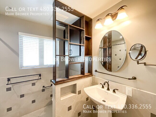 Building Photo - 103 E Palmcroft Dr