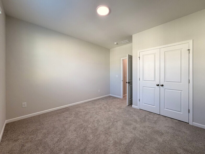 Building Photo - 2459 Englemann Dr