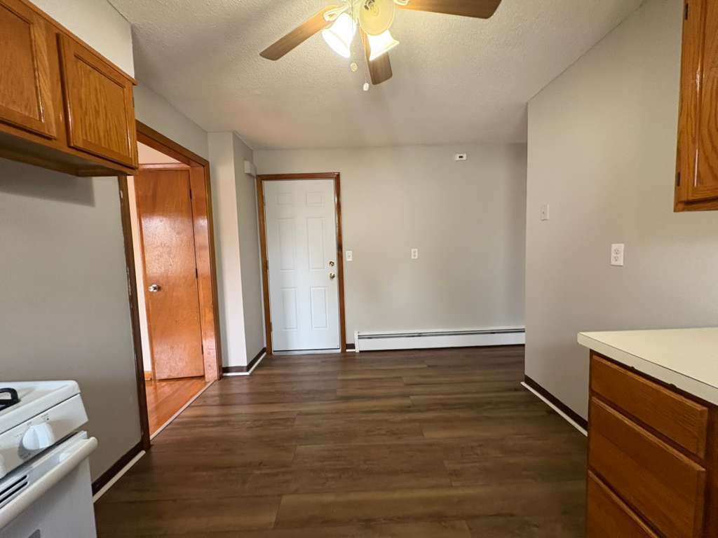 Building Photo - 281 Augur St