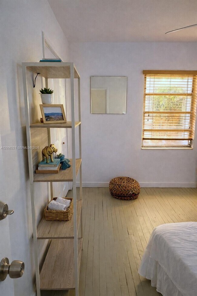 Building Photo - 5800 SW 61st St