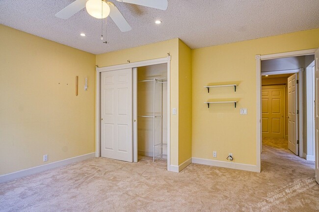 Building Photo - Lake Balboa Area| Home| Unfurnished