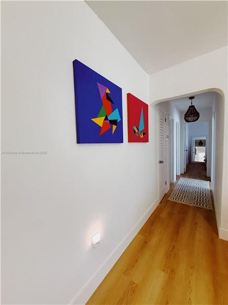 Building Photo - 1075 NE 120th St