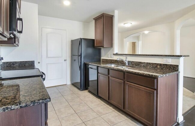 Building Photo - 22622 Cloverland Field Dr