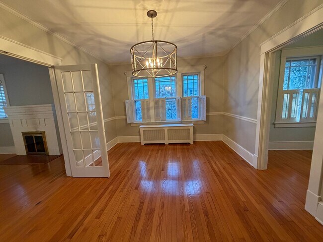 Building Photo - South Roanoke Charm!