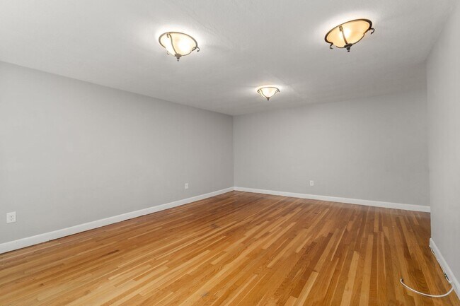 Building Photo - 133 Beaconsfield Rd