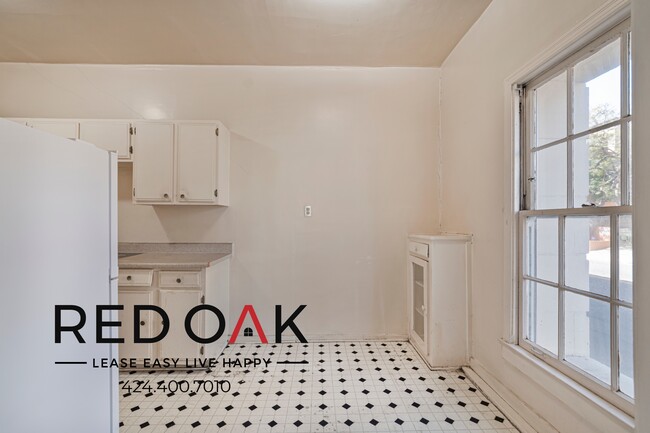 Building Photo - ~1 Month FREE~ Vintage Inspired Two Story ...