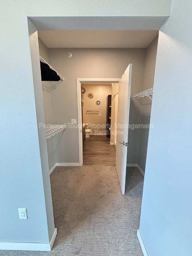 Building Photo - 600 8th St S