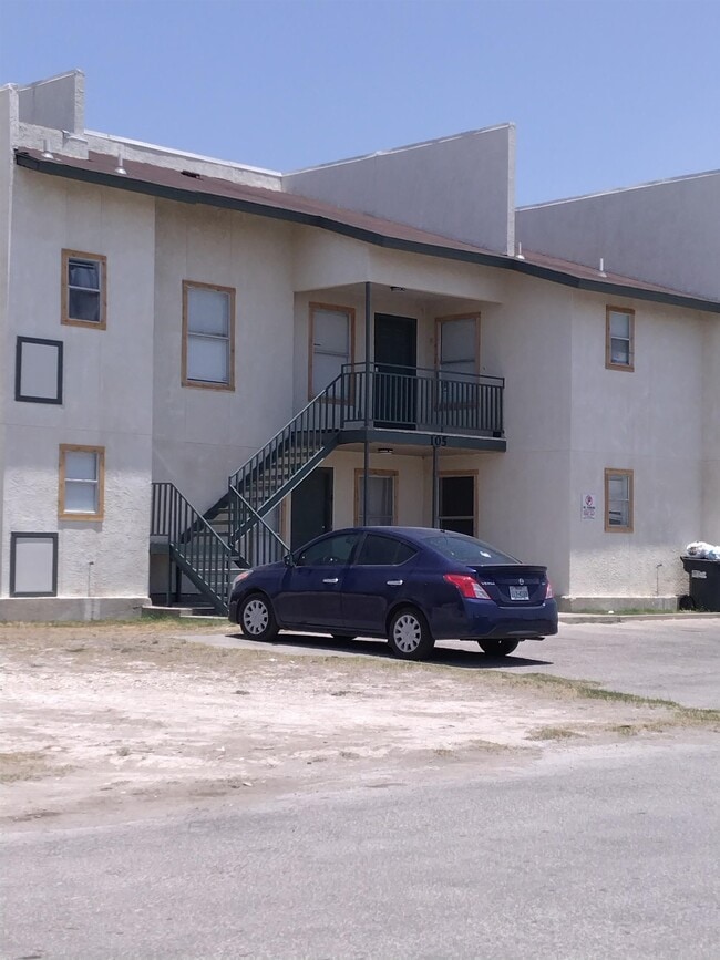 Building Photo - 105 Rockwell Way