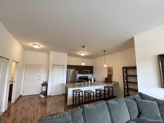 Building Photo - 134 N Leroy St