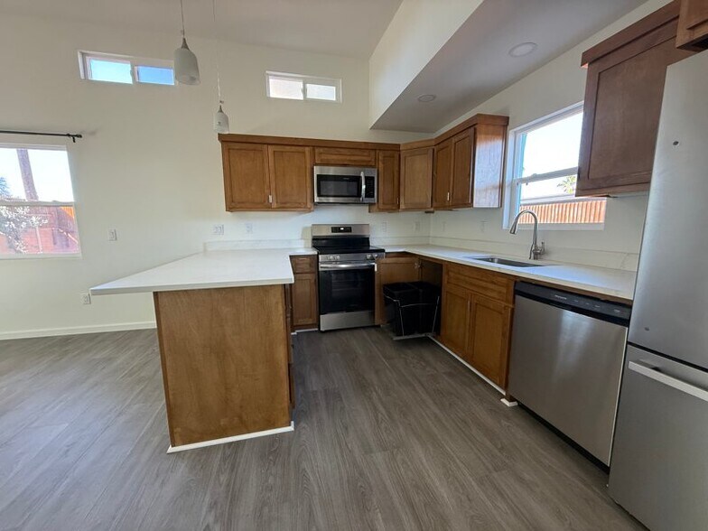 Building Photo - 5564 E Camden St