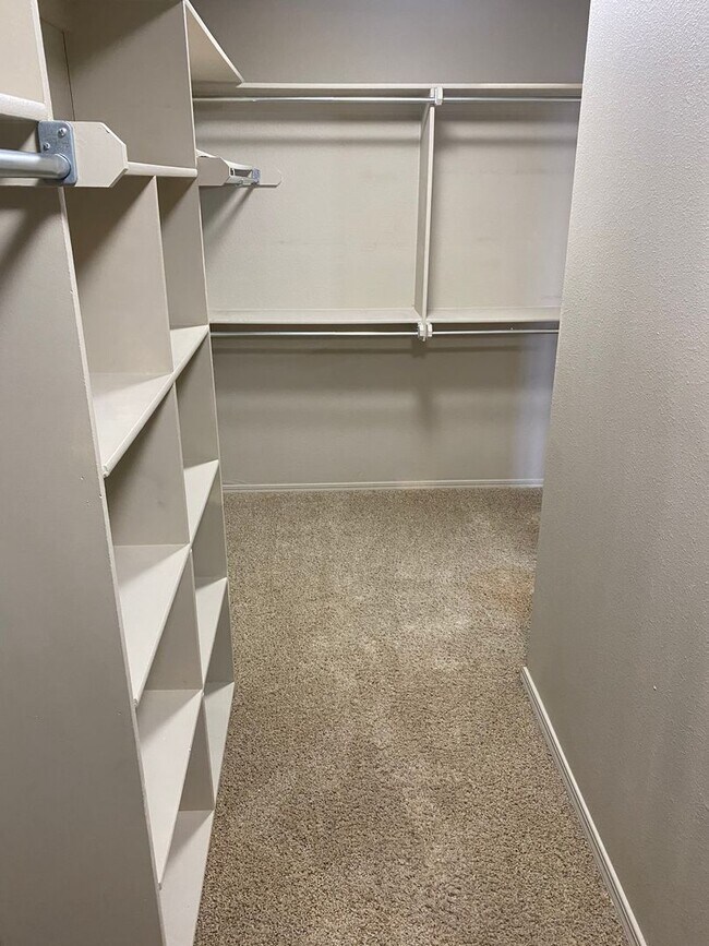 Building Photo - Super Clean Home in Stonebrook at Coffee Creek