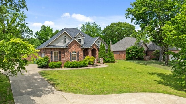 Building Photo - 204 Tunbridge Dr