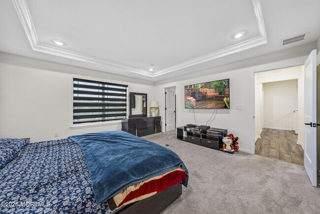 Building Photo - 319 Tulip Ct
