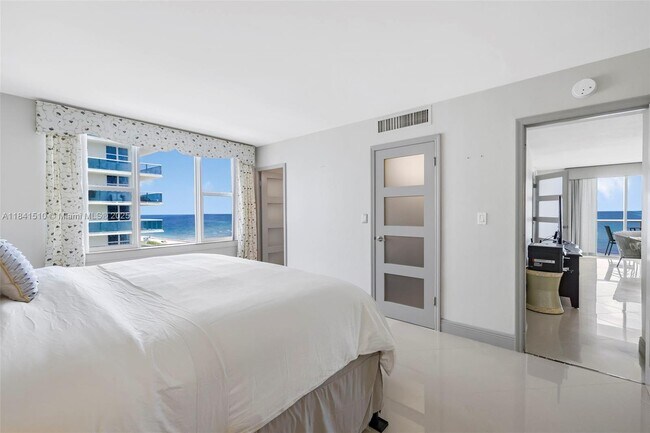 Building Photo - 9195 Collins Ave