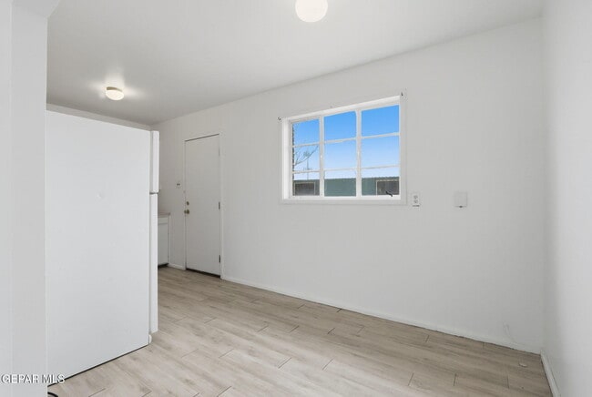 Building Photo - 3912 Kemp Ave