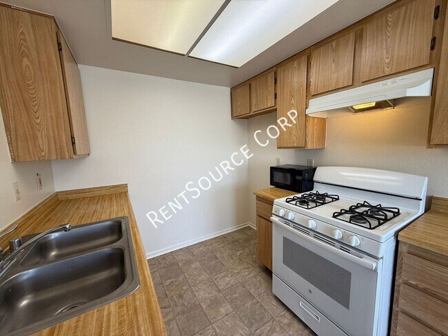 Building Photo - 44545 16th St E