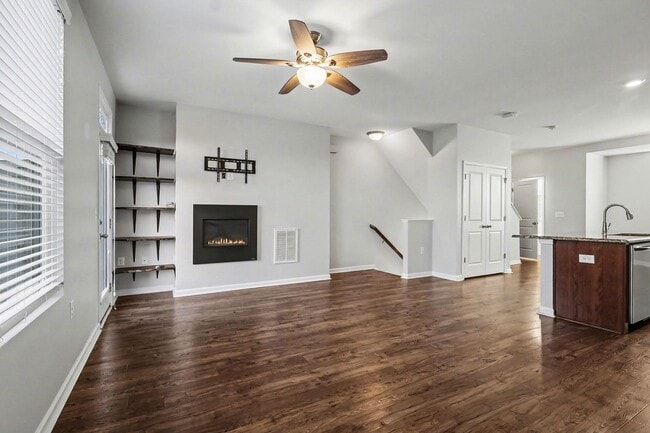 Building Photo - Spacious 4BR Holly Springs | Modern Layout | Prime Location Near Downtown & 540