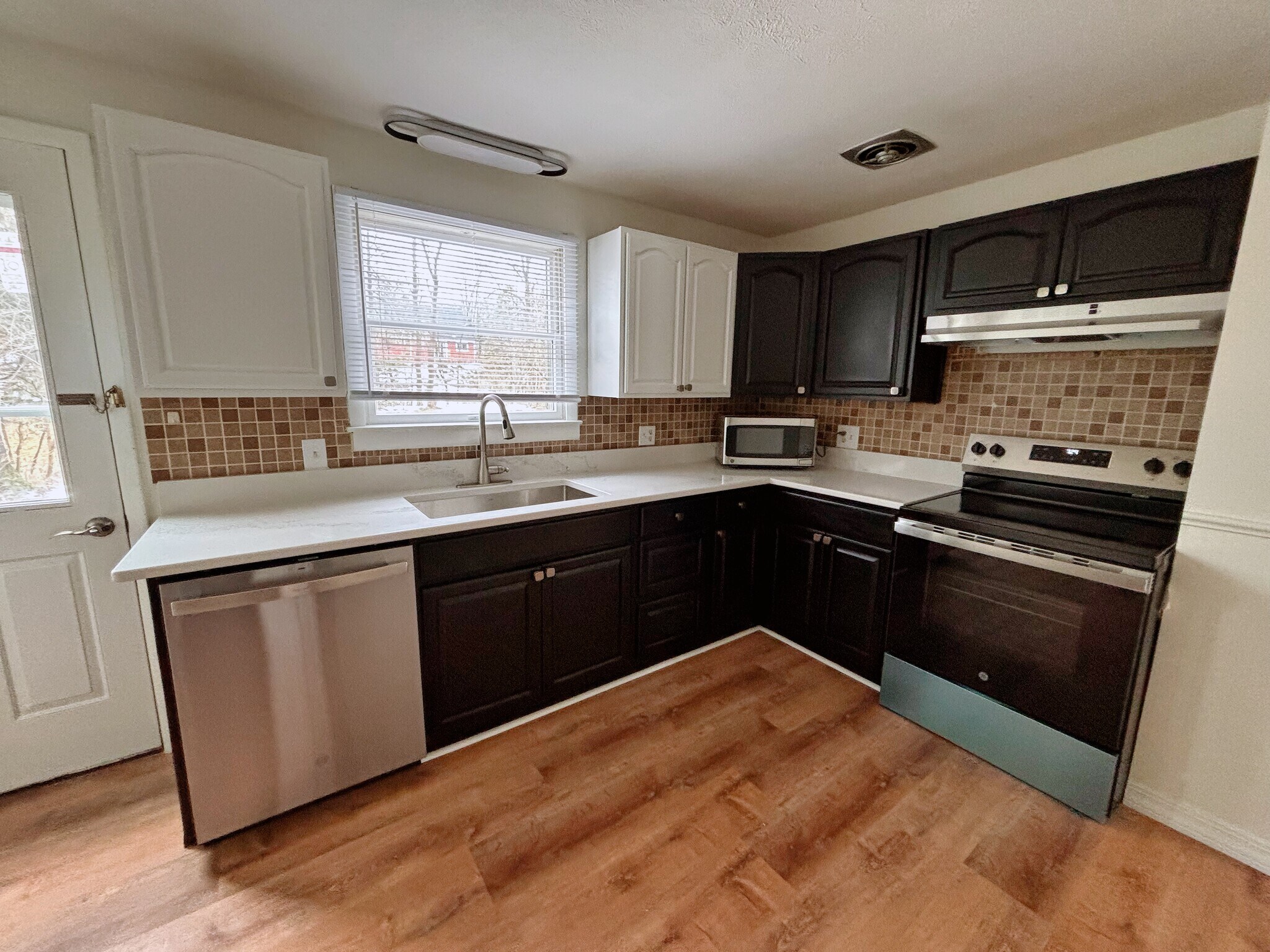 Building Photo - 1320 Westcott St