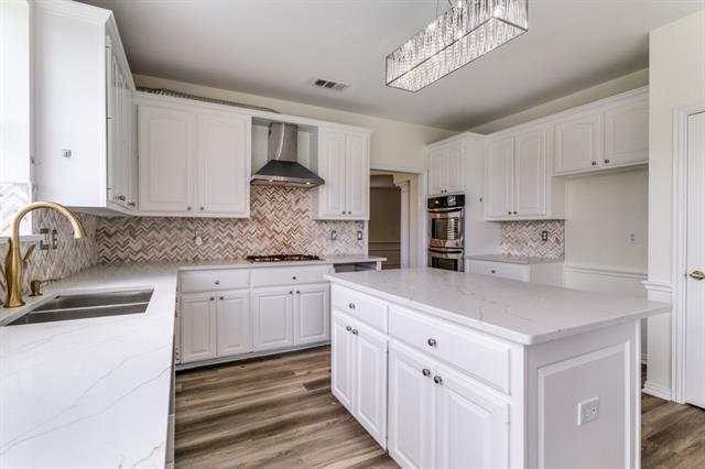 Building Photo - 755 Greenway Dr