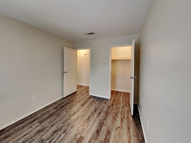 Building Photo - 15003 Cypress Falls Dr