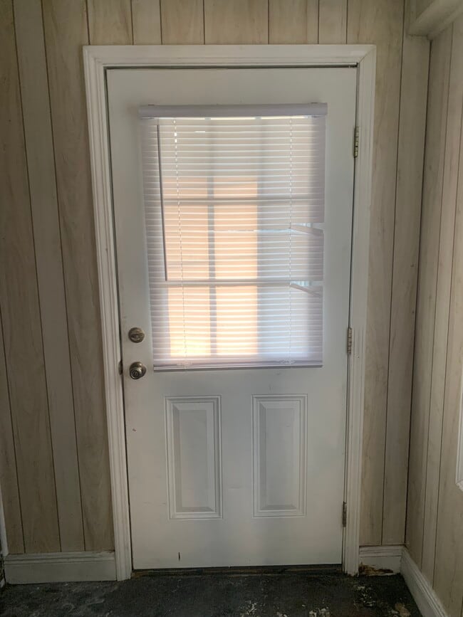 Building Photo - 220 E Church St