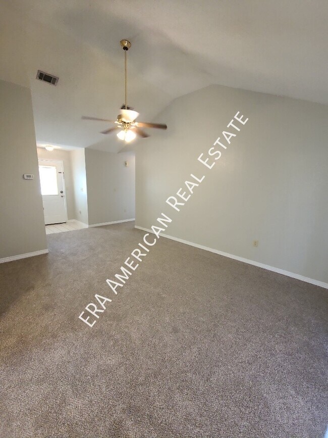 Building Photo - 117 Oak Terrace Dr