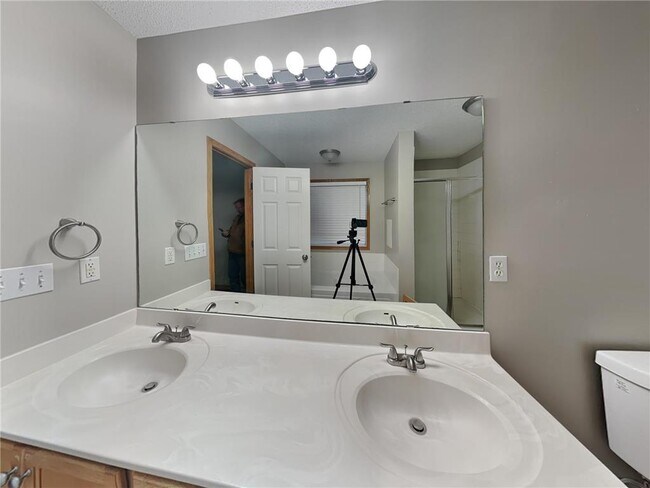 Building Photo - 9049 Garland Ln N