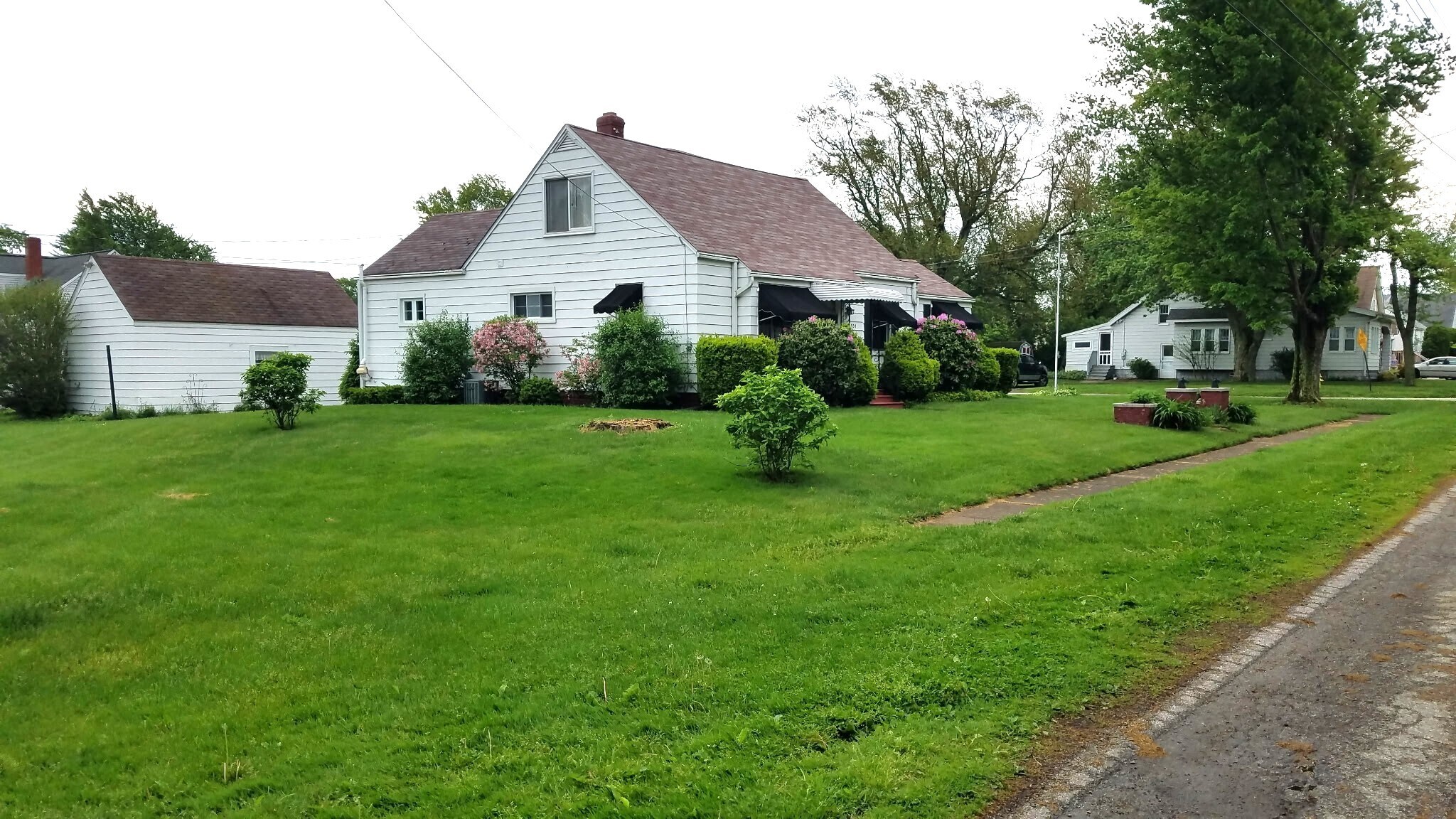 Building Photo - 935 Marshall Dr