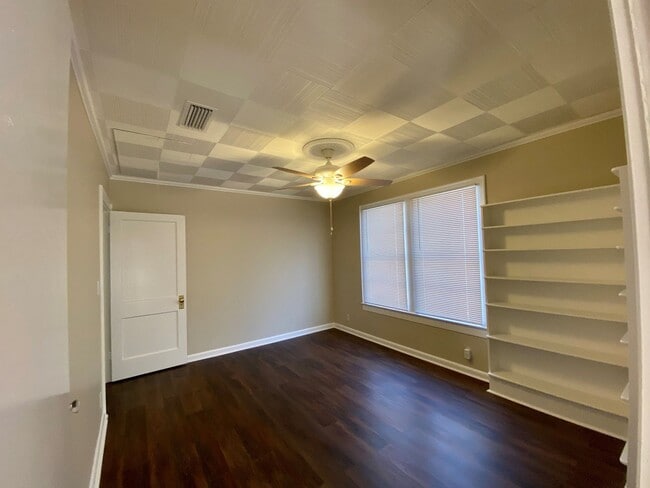 Building Photo - South Highlands Bungalow for Lease | 71104...