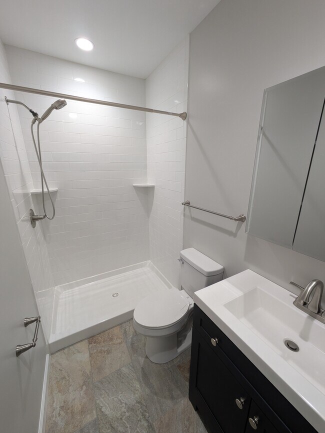 Building Photo - 206 N Mathilda St