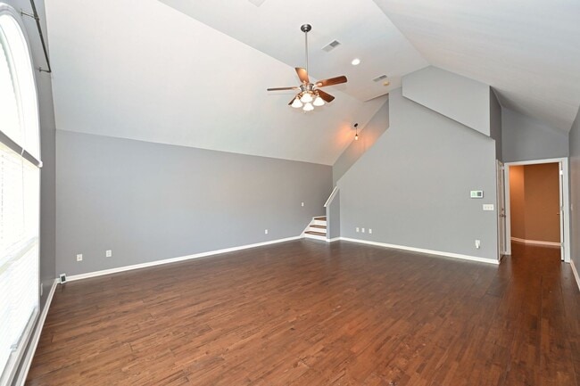 Building Photo - **BEAUTIFUL, WELL-MAINTAINED BRICK HOME ON A LOVELY 0.63-ACRE LOT IN A DESIRABLE NEIGHBORHOOD**