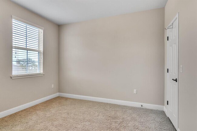 Building Photo - 7100 Trissino Dr
