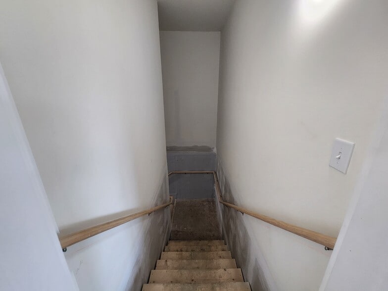 Building Photo - 73 Ivan Dr