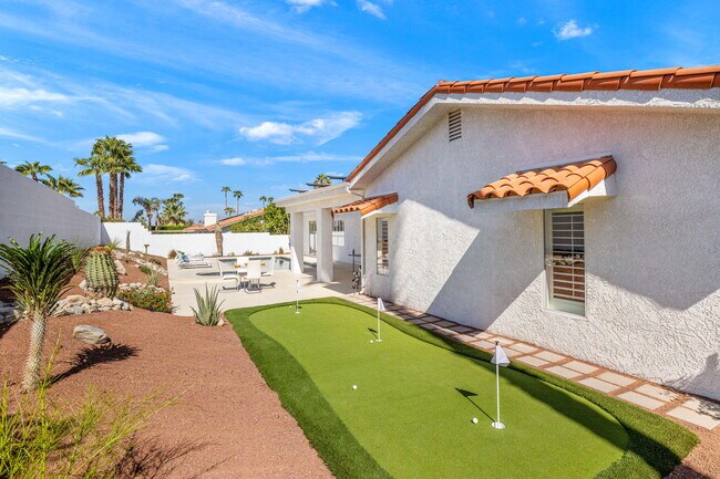 Building Photo - 47215 Heliotrope Dr