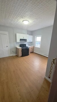 Building Photo - 301 Grand St
