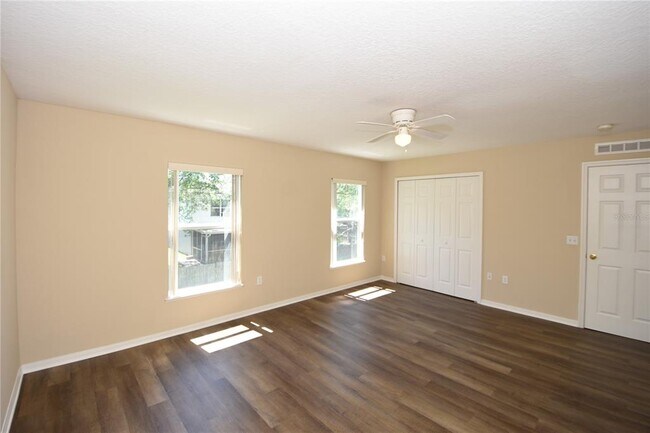 Building Photo - 37 Buttermill Dr